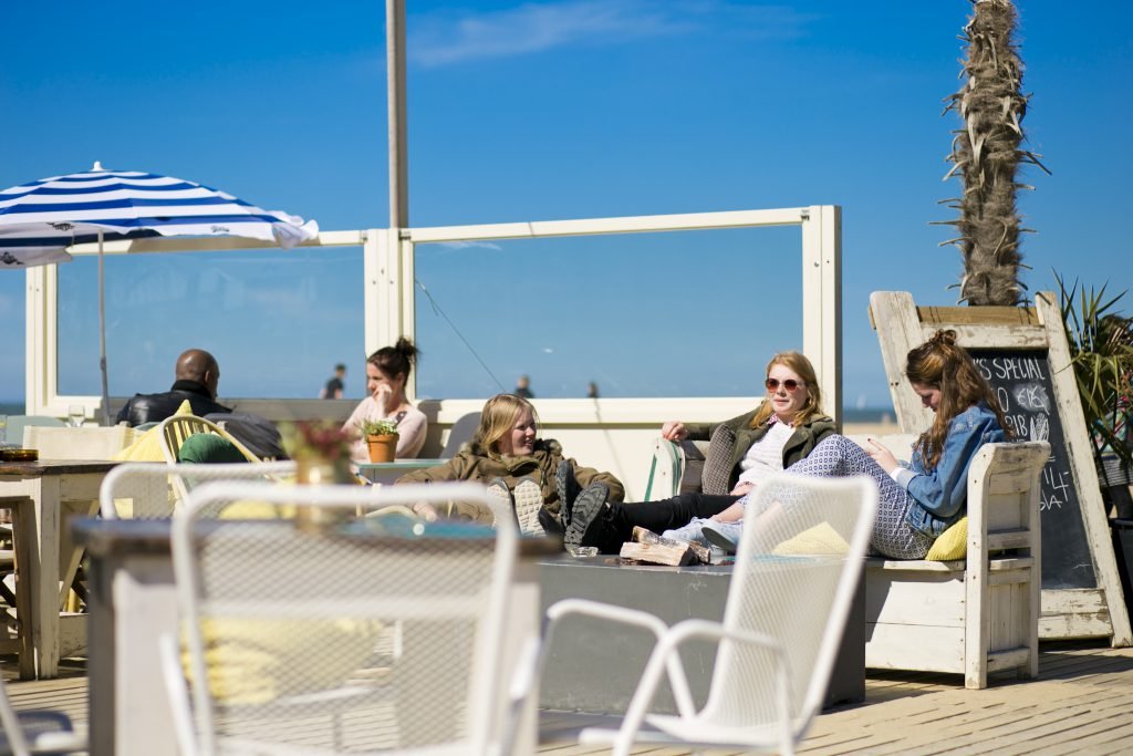 The Fat Mermaid loungen op het strand